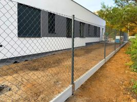 1265-9_pletivo-poplastovane-vyska-150-cm-bez-nd--2-5-mm--50x50-mm--pvc--antracit