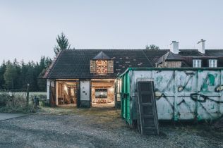 Bývalá kovárna v Pošumaví se proměnila na stylové místo k posezení