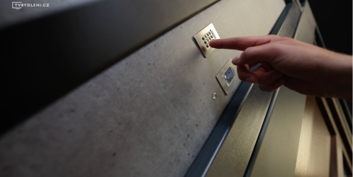 Chytré dveře s pamětí: Bezpečnost, design i komfort v jednom řešení