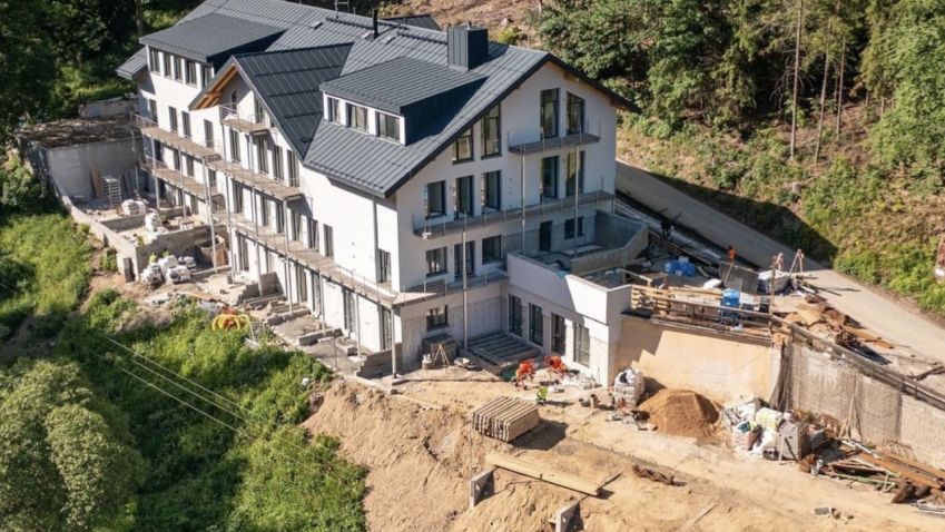 Další chátrající hotel v Krkonoších se promění na moderní apartmány
