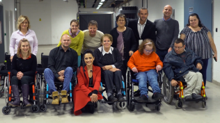 Bydlení handicapovaných - Společně s Lucií Bílou jsme darovali invalidní vozíky potřebným