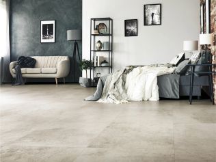 Dlažba se starožitným puncem působí v interiéru velmi elegantně a designově