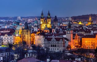 Do Prahy se vracejí turisté. Letos jich bylo o 28 procent více než loni