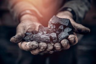 Dostupnost a ceny černého uhlí - jeho pozice na trhu