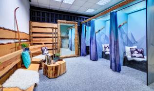 Dřevo je základ, snažíme se s tímto materiálem co nejvíce pracovat, říká profesionální tester lyží Pavel Štancl