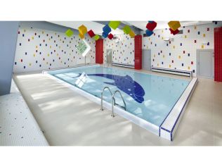 Fotogalerie: Obklady z dvanácti denních a dvanácti nočních barev 