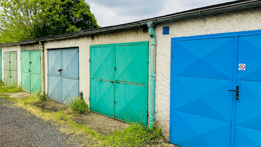 Garáže v Brně lámou cenové rekordy. Investoři i řidiči se přetahují o každé místo