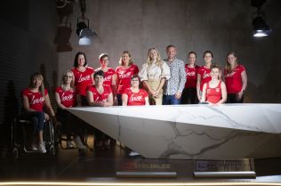 Bydlení handicapovaných - Handicapovaní jdou za svými sny a plní výzvy. Ve studiu TV Bydlení se stali moderátory