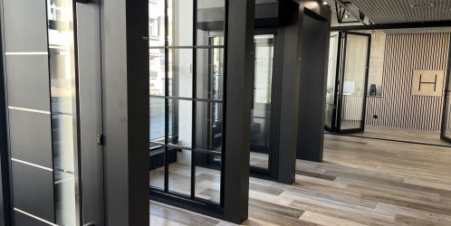 Hliníková řešení pro moderní stavby: Od tenkých rámů po chytré pergoly