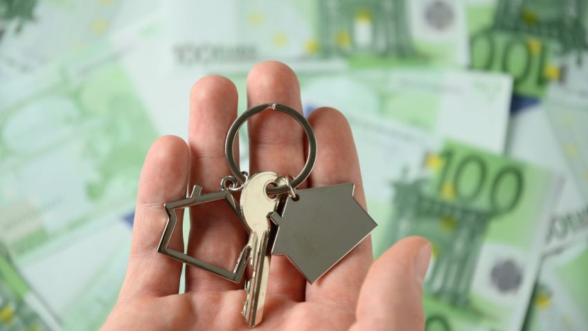 Hypoteční trh ožívá. Úroky klesají, zájem roste