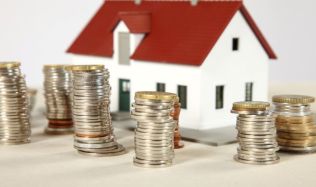 Hypotéky budou opět dostupnější, zájemcům o bydlení stačí nižší příjem