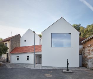 Inspirujte se oceňovaným domem v Jinonicích s vlašským krovem