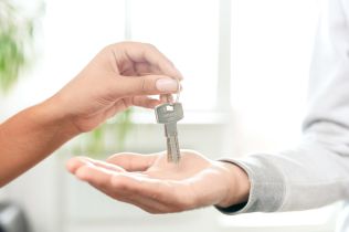 Jak bojovat s neplatiči? Nájemní trh čekají změny díky návrhu na rozkaz k vyklizení