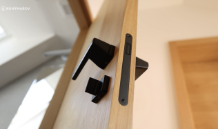 Jak se vyrábí interiérové dveře RD Rýmařov? Kvalita začíná už v rámu.