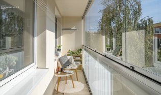 Jak správně vyřešit zasklený balkon při rekonstrukci bytového domu