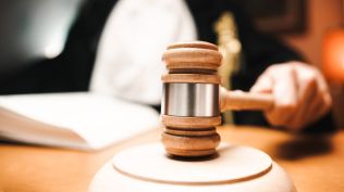 Když nemovitost dostanete darem nebo ji pronajímáte: Co všechno musíte vědět o daních