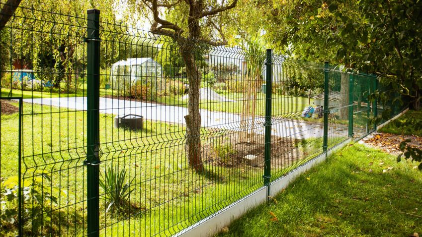 Kolik stojí oplocení domu a co všechno ovlivňuje výslednou cenu