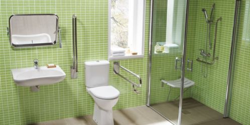 Bydlení handicapovaných - Koupelna bez bariér, mnoho handicapovaných si ji musí přizpůsobit po svém