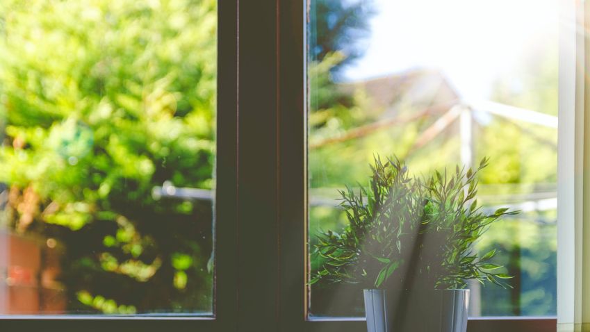 Kvalitní okenní pásky zaručí tepelnou pohodu v domě. Jak je správně vybrat?