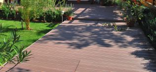 Kvalitní terasová prkna české výroby vykouzlí na vaší terase příjemné prostředí pro letní chvíle