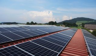 Vybíráme fotovoltaickou elektrárnu - Lidem chybí informace o návratnosti větších energetických opatření. Jak je to s fotovoltaikou?