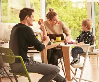 Moderní a stylová dětská židlička nabízí praktické sezení pro jakýkoliv věk