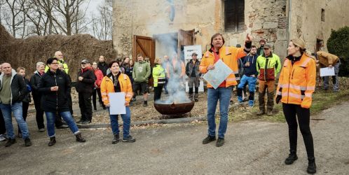 Na Zelené Hoře pomáhalo více než 200 dobrovolníků. Brigáda výrazně posunula úklid areálu