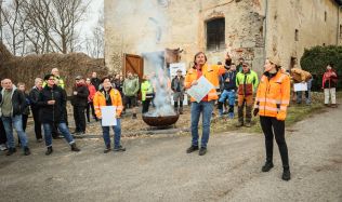 Na Zelené Hoře pomáhalo více než 200 dobrovolníků. Brigáda výrazně posunula úklid areálu