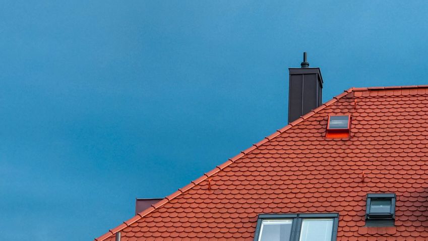 Než přijde zima, důkladně zkontrolujte střechu