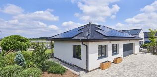 Nová norma zvyšuje bezpečnost fotovoltaik. Chrání investory i pojištěné majitele domů