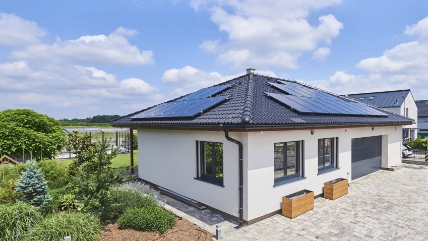 Nová norma zvyšuje bezpečnost fotovoltaik. Chrání investory i pojištěné majitele domů