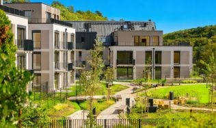 Stavba není sen 8 - 5. díl - Lysolajský dvůr: Příběh proměny brownfieldu ve stylové bydlení s duší úspěšně dokončen