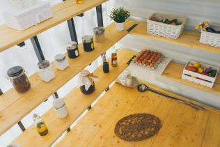 Plastové sklepy představují eco-friendly způsob uskladnění biopotravin