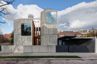 Pohledový beton se dostává do popředí českého stavitelství, domy z něj jsou designové, ale i nečekaně útulné