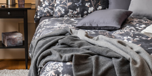 Polštáře a přikrývky: Jak vybrat ideální kombinaci pro zdravý spánek