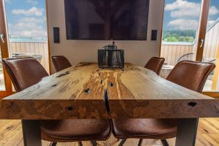 Poradíme vám, jak vybrat správný jídelní stůl pro vaši domácnost