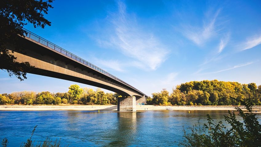 Praha má problémy rovněž s mosty, které měří do 100 m délky