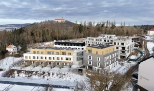 Projekt U Daliborky v Nepomuku postupuje podle plánu, prodaná je více než polovina bytů