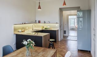 Rekonstrukce bytu na Praze 7 nabízí stylové zázemí v srdci Letné