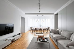 Rekonstrukce bytu na Starém městě v Bratislavě: Spojení skandinávského designu a dobové architektury