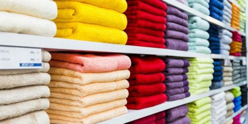 Ručníky, předložky a župany: Jak na pohodlí v koupelně