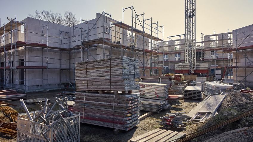 Růst stavebnictví neustává, bytová výstavba ale vázne. V říjnu se v Praze nezačal stavět ani byt