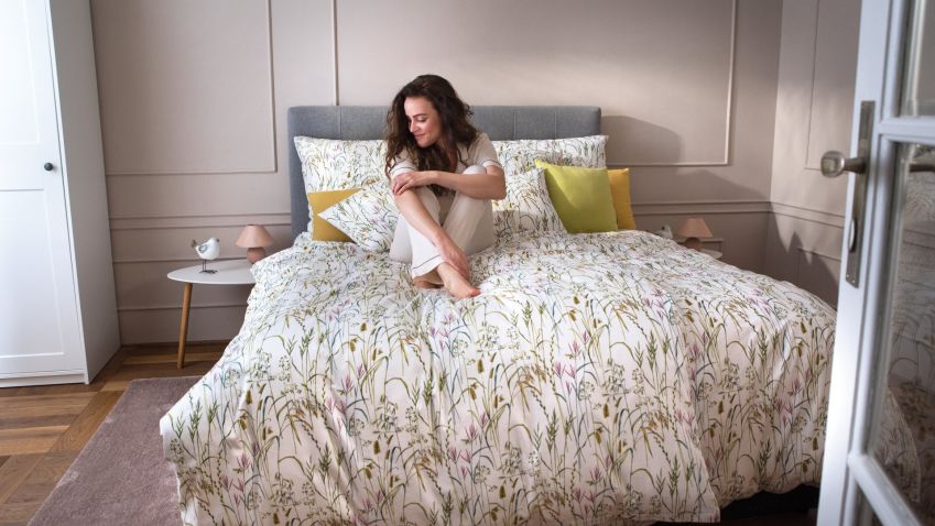 Saténové povlečení: když spánek dostane punc luxusu