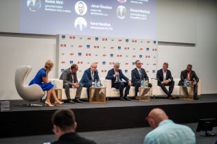 Stavebnictví čelí hrozbě zpomalení. Docházejí lidé, materiál i peníze