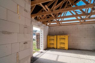 Pórobetonové tvárnice, které současně tepelně izolují i akumulují