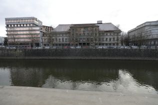 Chátrající skvosty - V areálu bývalých městských lázní v Plzni začaly naplno bourací práce