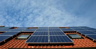 Vybíráme fotovoltaickou elektrárnu - V Česku roste zájem o střešní solární instalace
