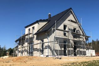 V nabídce realitních kanceláří je stále více rozestavěných domů