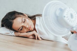 V podkroví je v létě 32 °C? Možná za to může vaše střecha