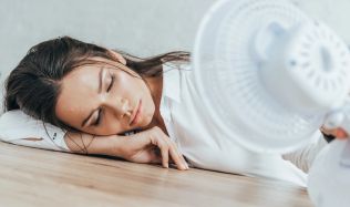 V podkroví je v létě 32 °C? Možná za to může vaše střecha